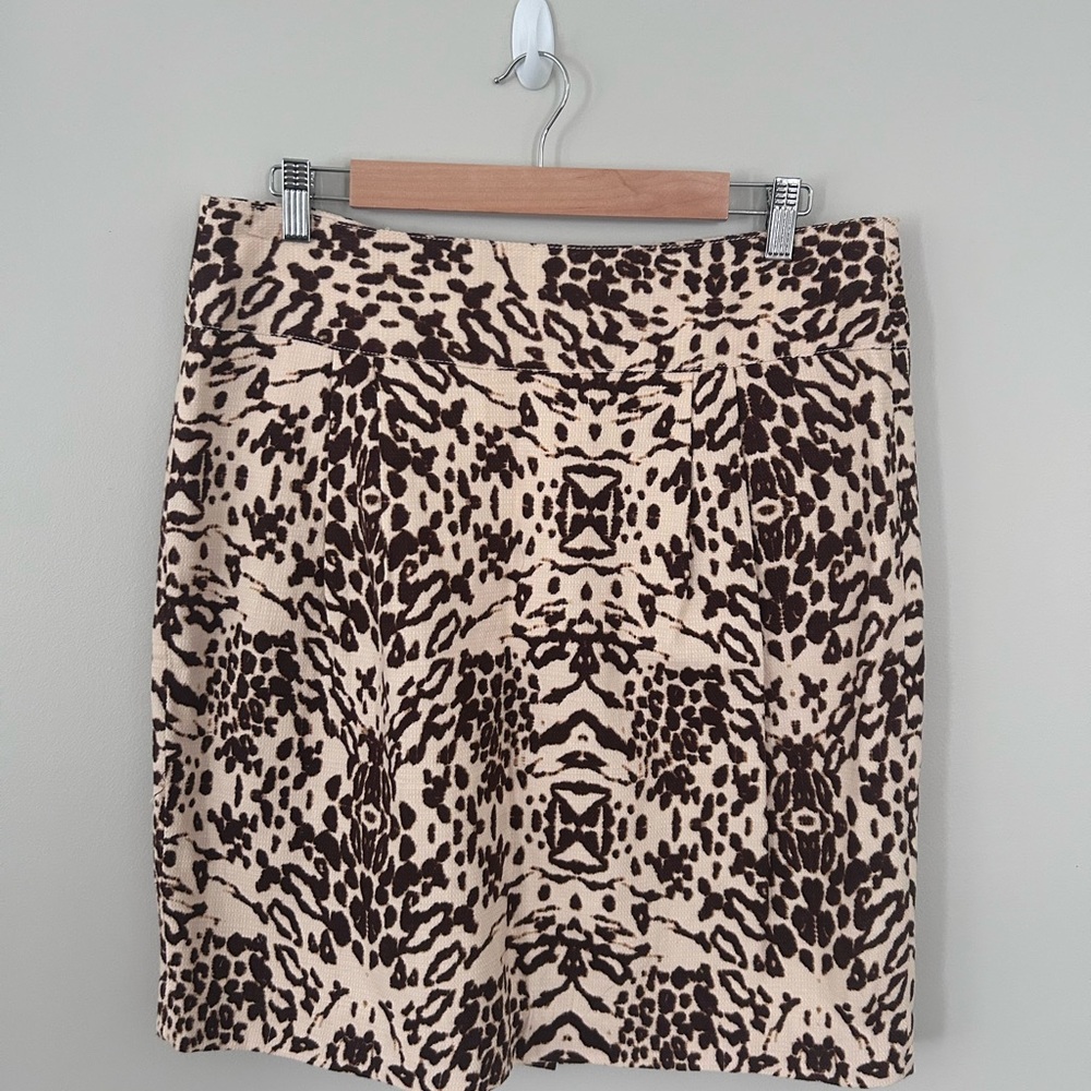 Never worn Banana Republic high-waisted pencil skirt